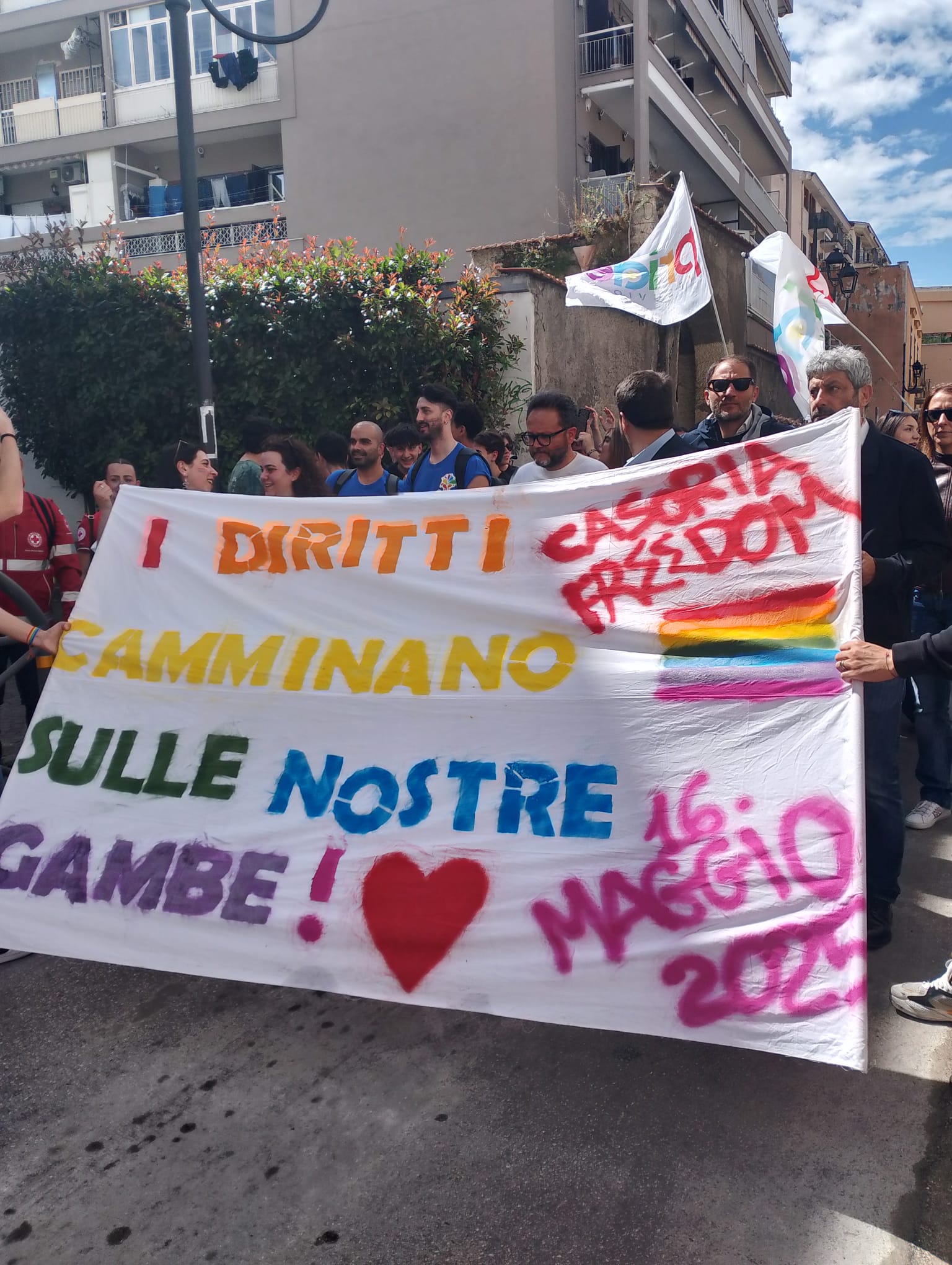 Casoria marcia per i diritti: grande partecipazione alla Giornata contro l’omotransbifobia
