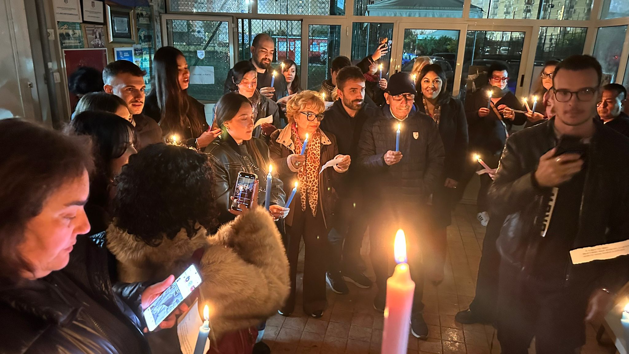 TDoR, grande partecipazione per la prima fiaccolata a Scampia e la visita al carcere di Secondigliano